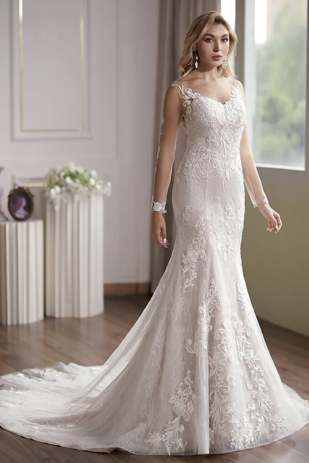 Long Sleeve Lace Embroidery Applique Mermaid  Bridal Dress With Illusion Back