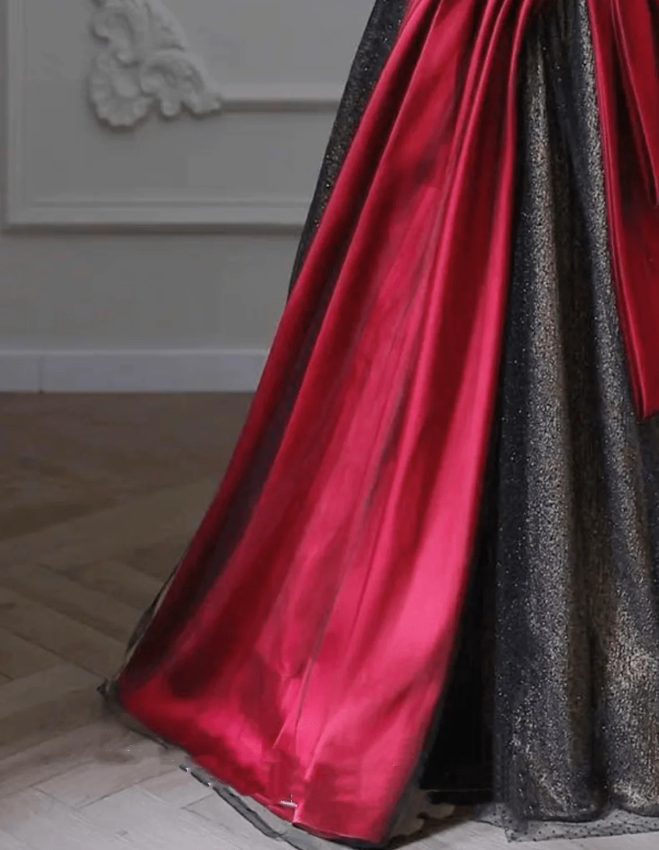 Gothic Off Shoulder Black and Red Wedding Dress With Tulle Plus Size - Image 5