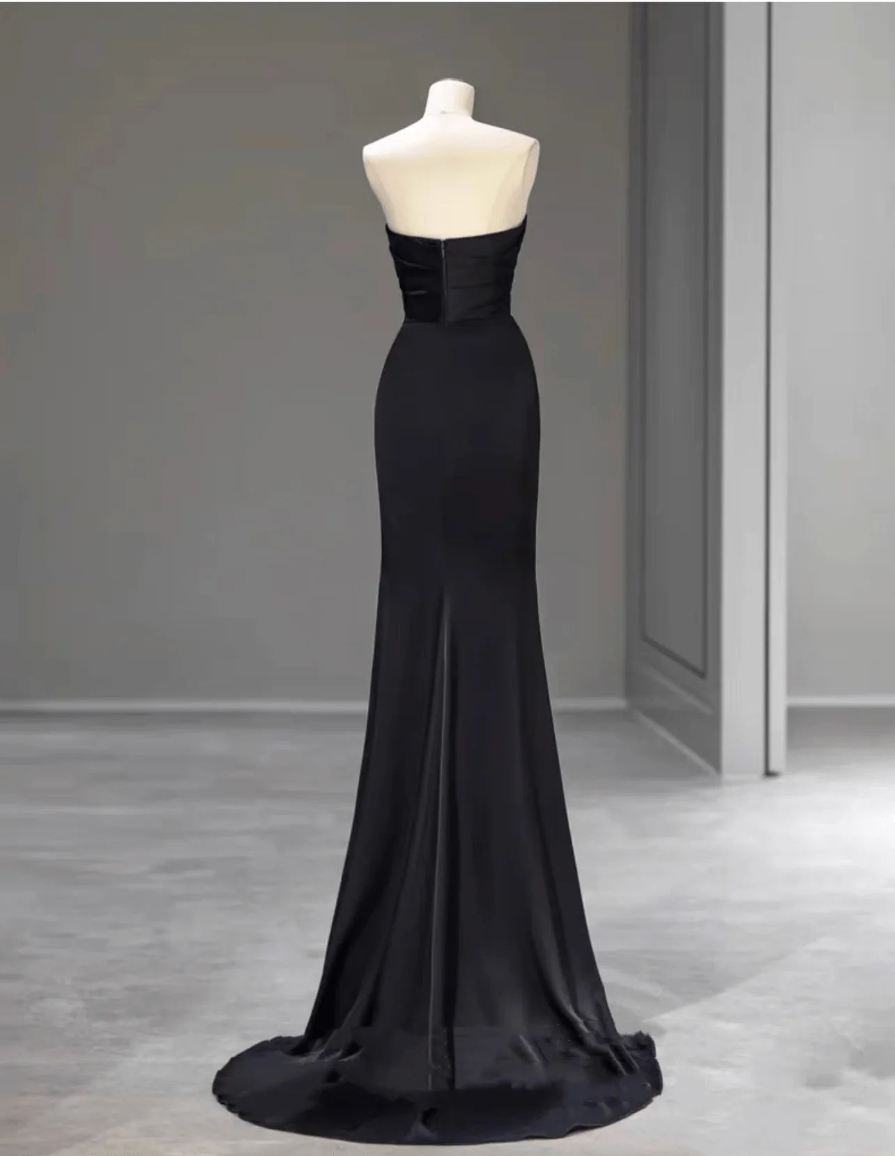 Simple Gothic Black Off Shoulder Forming Fitting Evening Gown Plus Size - Image 3