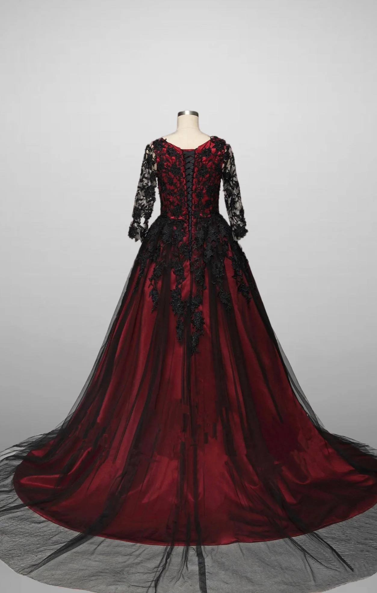 Gothic Black And Red A-Line Wedding Dress with Red Lace Floral Embroidered Plus Size - Image 2