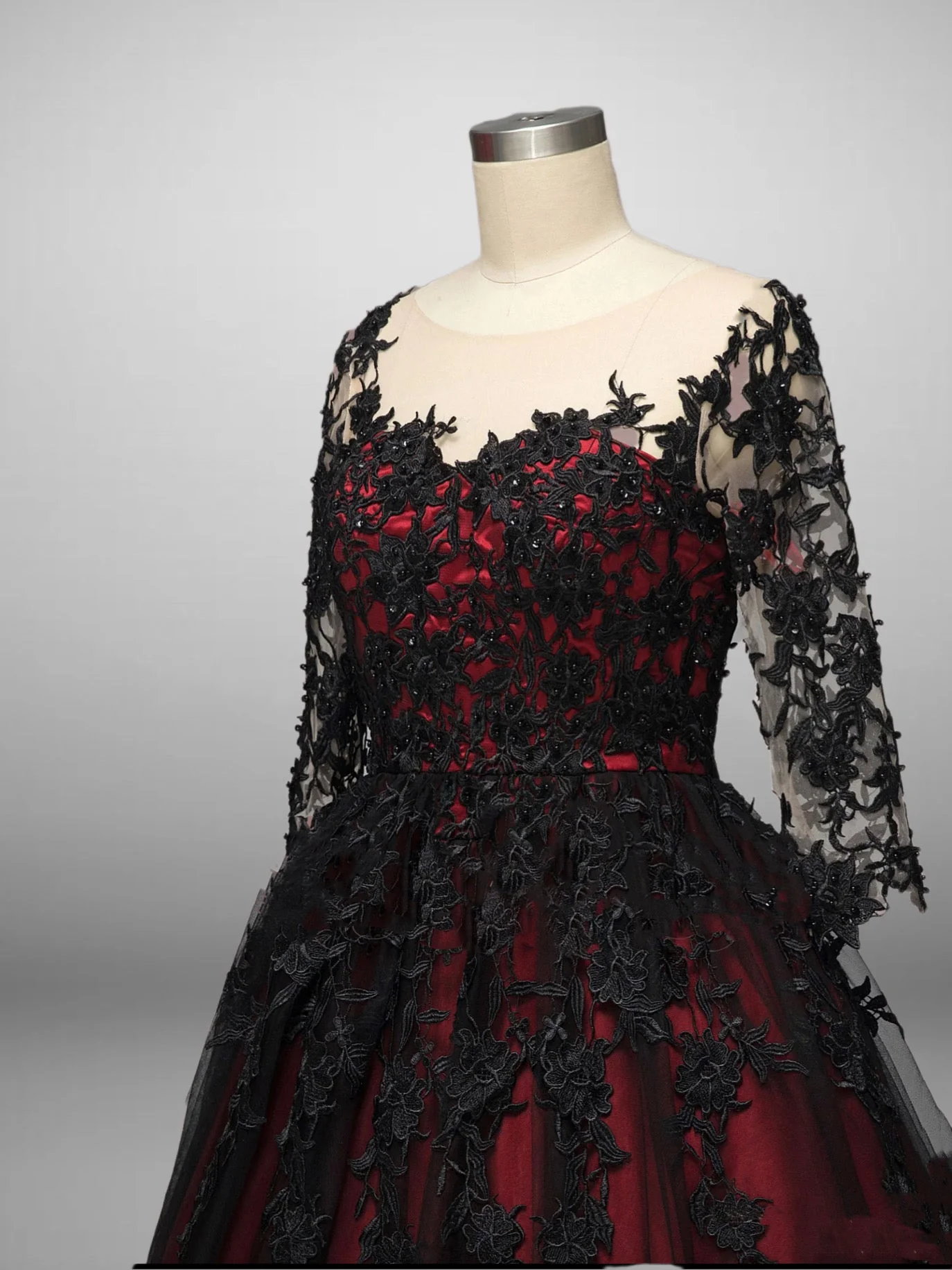 Gothic Black And Red A-Line Wedding Dress with Red Lace Floral Embroidered Plus Size - Image 3