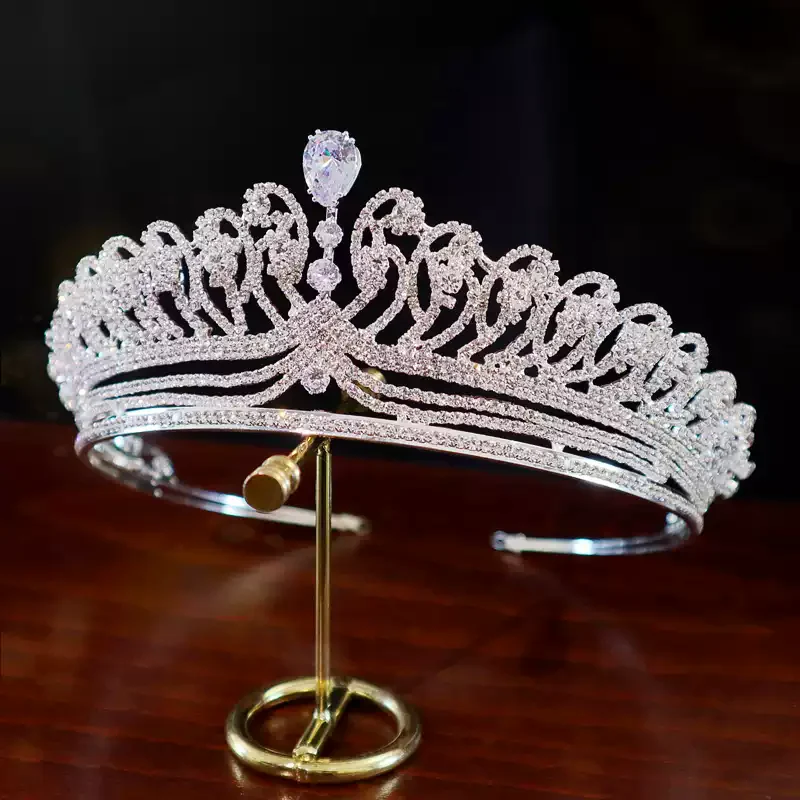 Luxurious Bridal Tiara Silver Crown – Silver Crystal Bridal Crown - Image 2