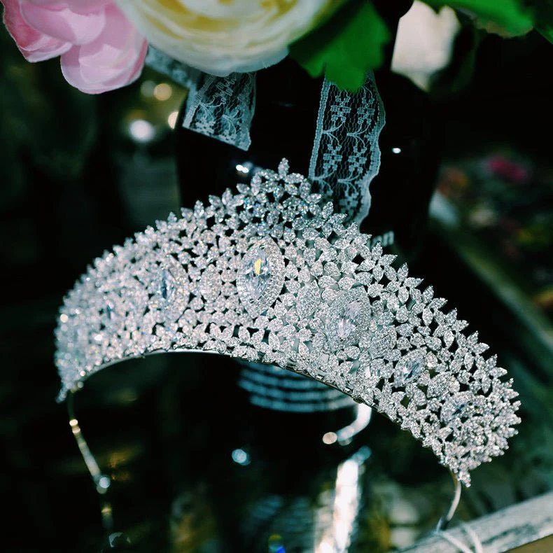 Bridal Tiara Silver Crown Vintage With Sparkling Zircon - Image 4