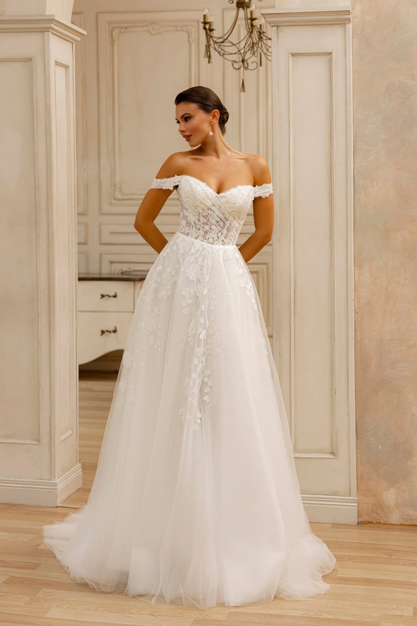 Elegant Off-Shoulder Lace Wedding Dress with Basketweave Bodice and Tulle Skirt Plus Size