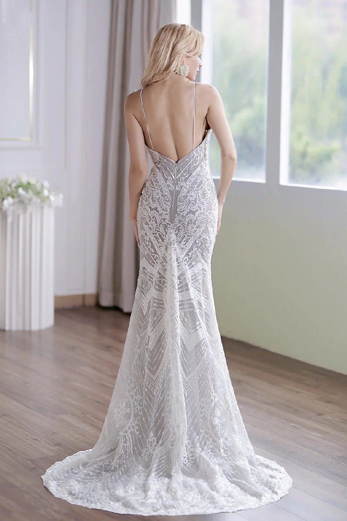 Glamorous Lace Embroidery Fit-and-Flare Mermaid Wedding Gown With Plunging Neckline - Plus Size - Image 5