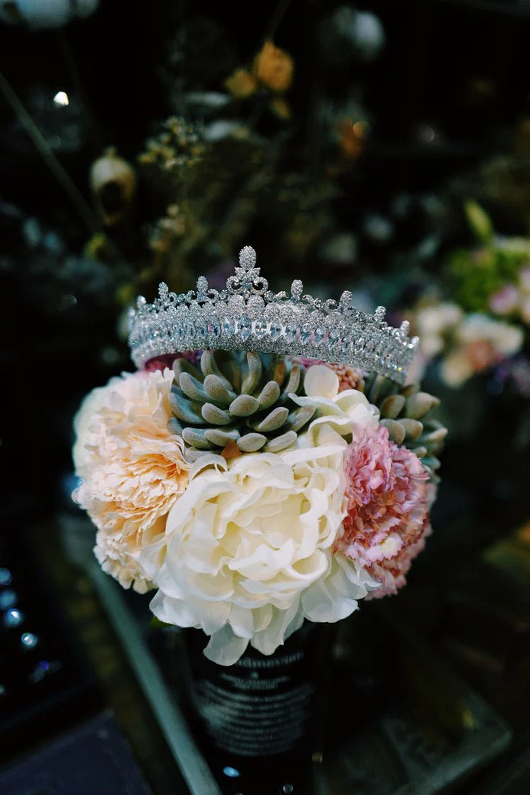 Crown Vintage Silver Bridal Tiara With Sparkling Rhinestones - Image 5