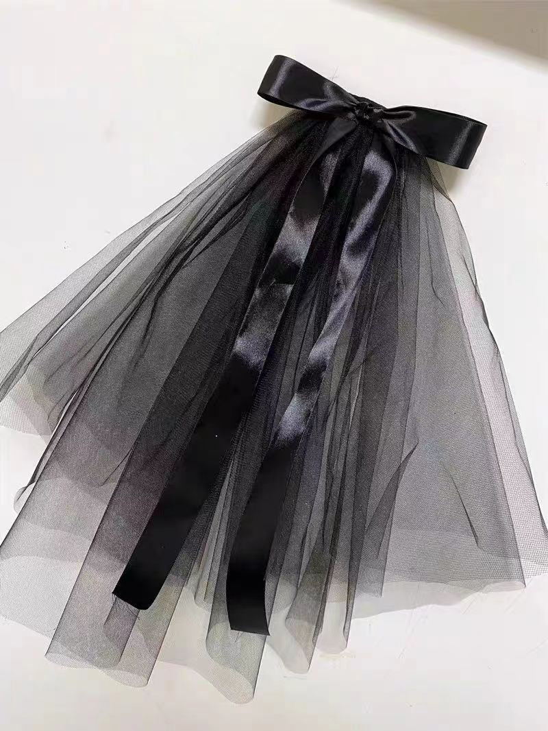 Elegant Black Wedding Veil with Satin Bow and Layered Tulle - Image 2