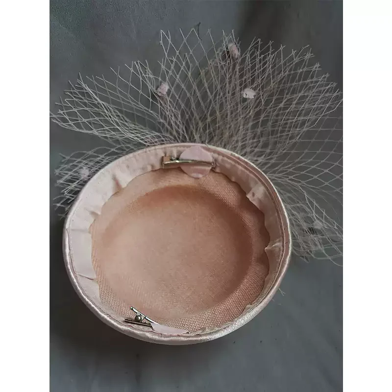 Elegant Cocktail Hat with Feather and Pearl Embellishments - Image 3