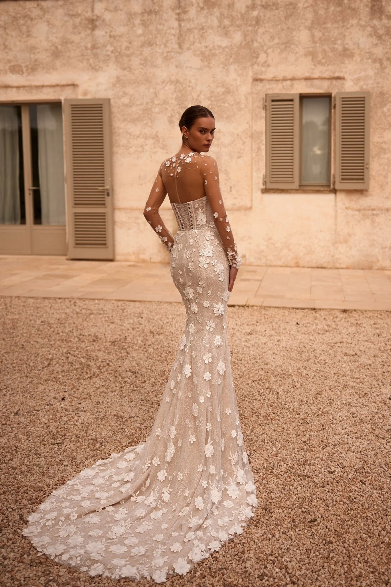 Elegant Floral Lace Mermaid Wedding Gown with Removable High Neck Top Plus Size - Image 3