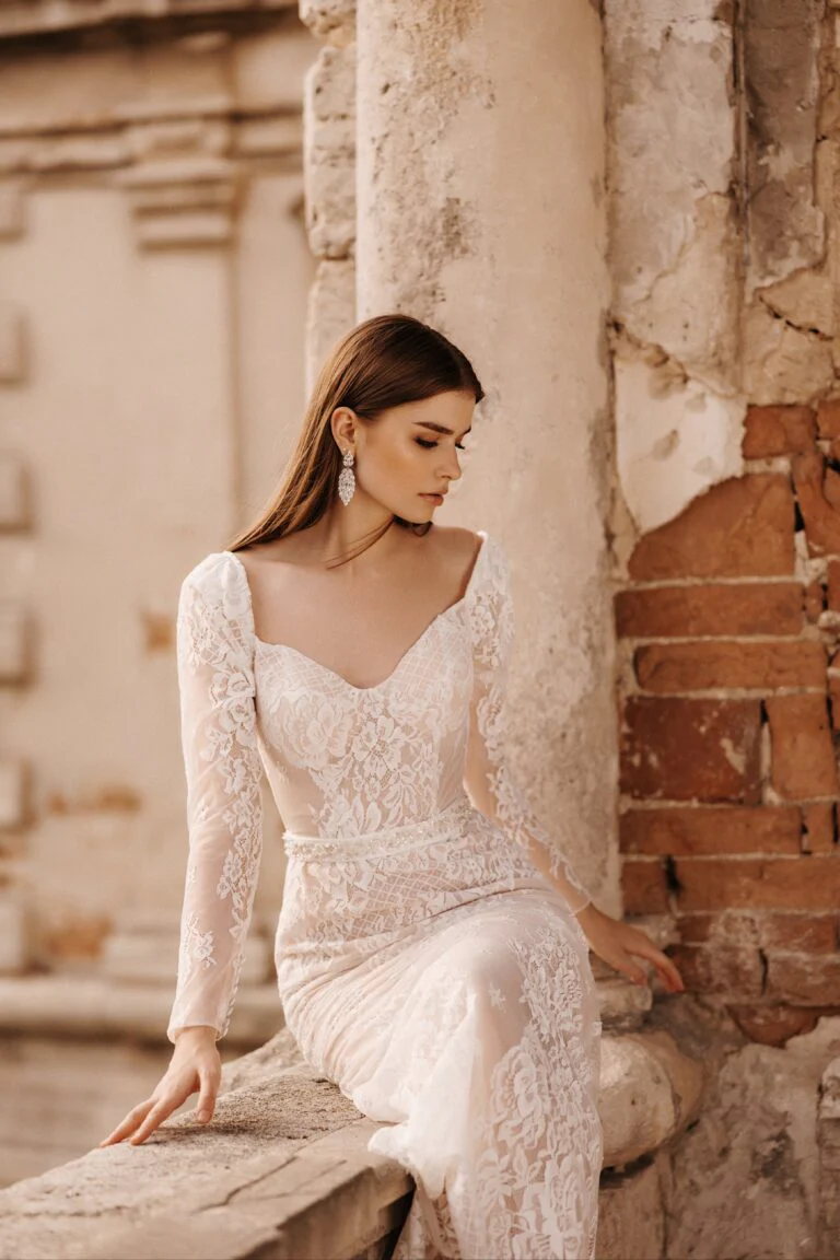 Elegant French Lace Wedding Dress with Belted Waist and Long Sleeves Plus Size - DAMIANO - Image 4
