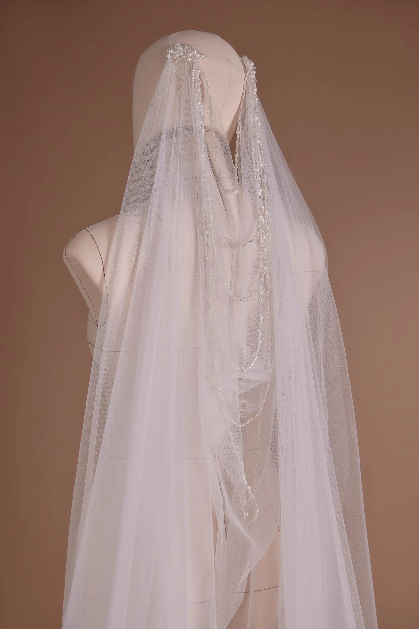 Elegant Pearl Stranded Cathedral Veil Plus Size - Image 2