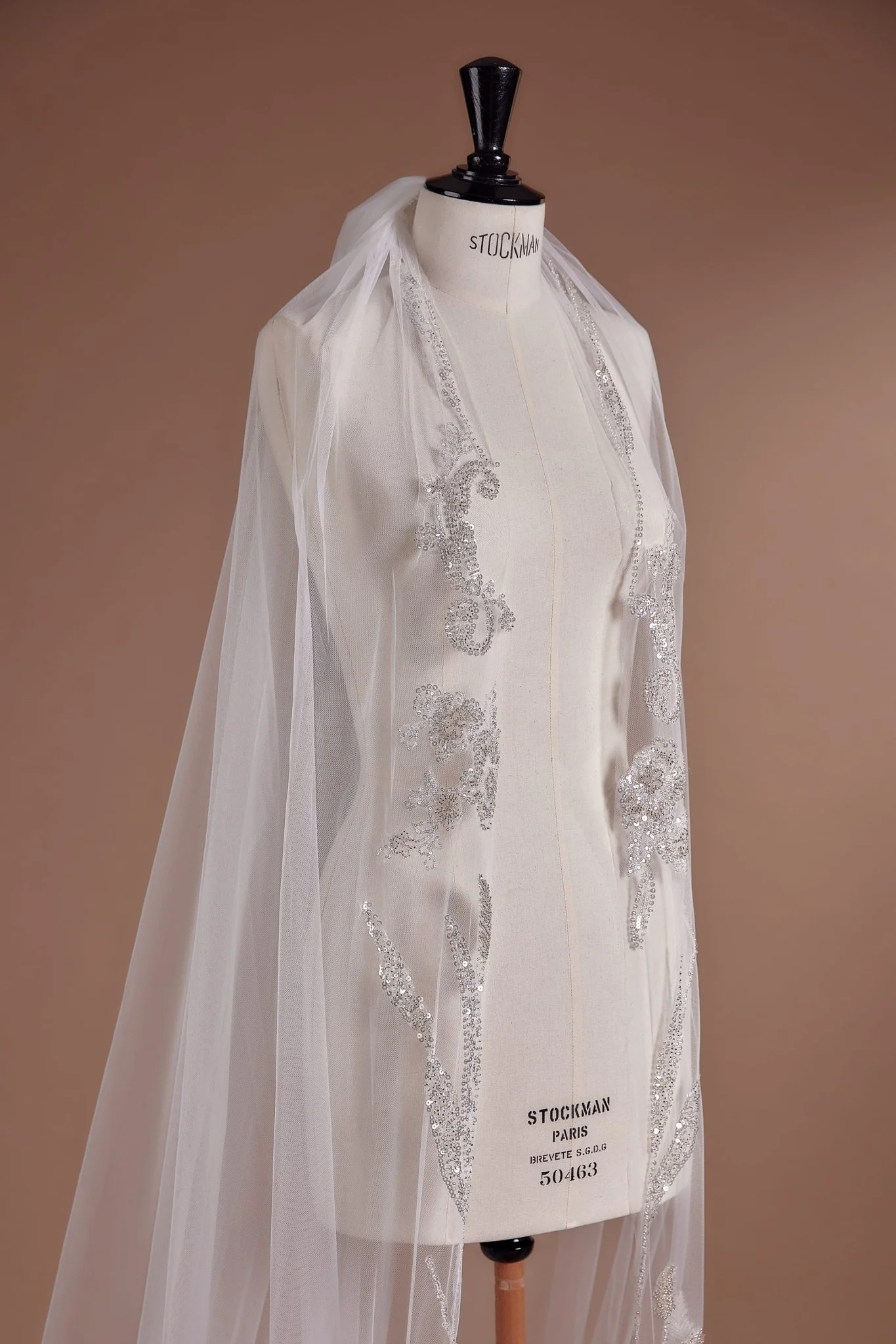 Floral Cathedral Veil with Embroidered Lace and Pearls Plus Size - Image 2