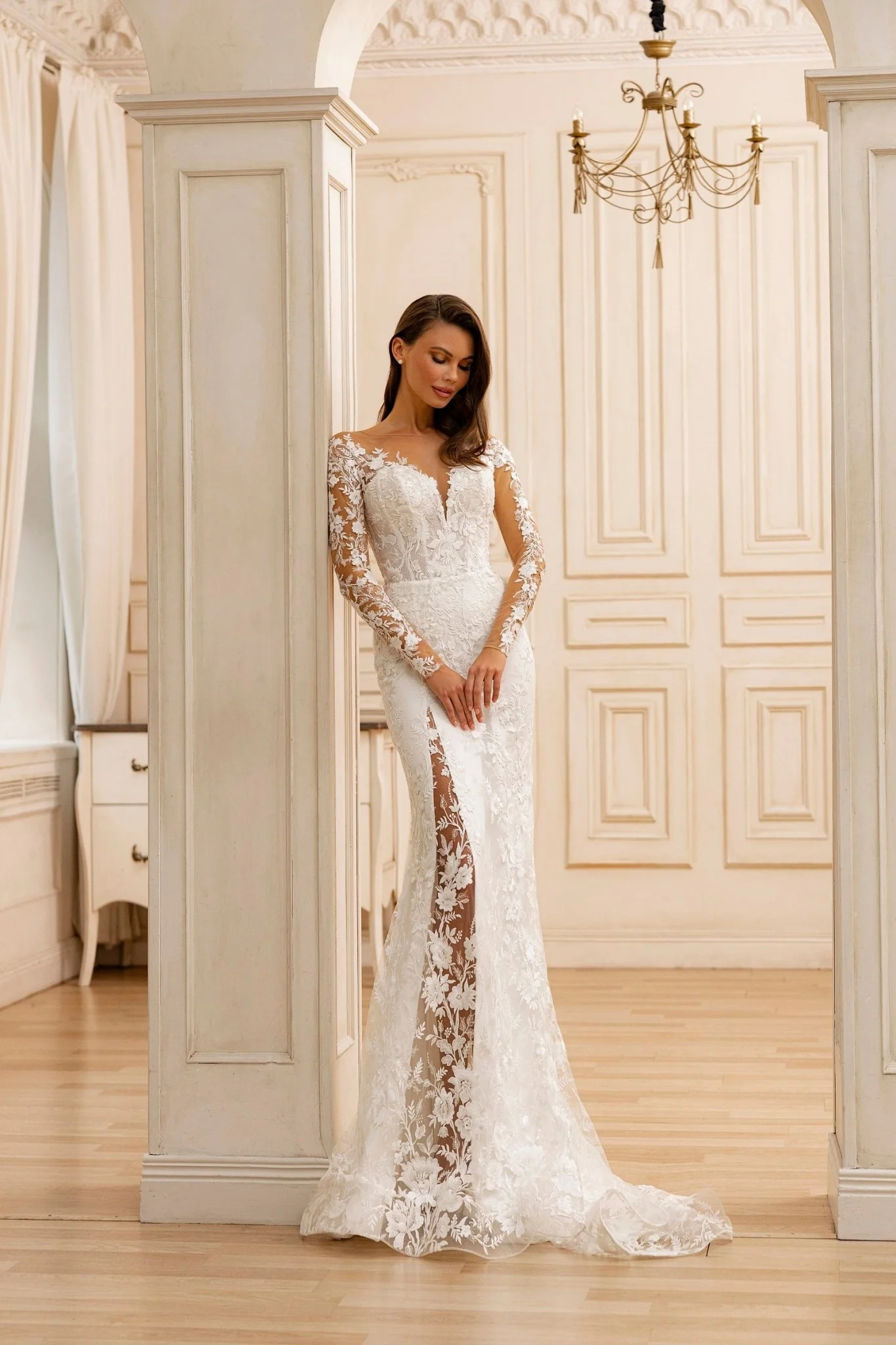 Form-Fitting Lace Appliqué Bridal Gown with Long Sleeves and High Slit Plus Size