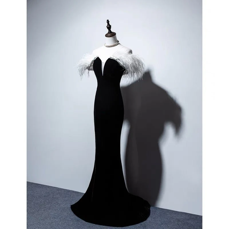 Gothic Black And White Feather Off Shoulder V-neck Velvet Evening Gown - Plus Size - Image 2