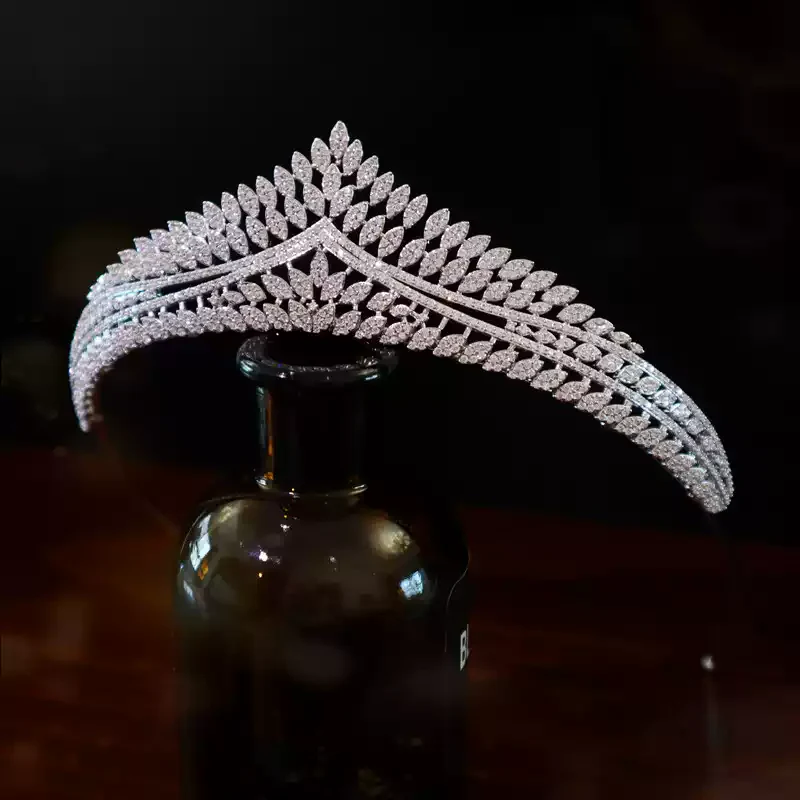 Luxurious Silver Crystal Bridal Crown – Elegant Bridal Headpiece for Wedding - Image 2