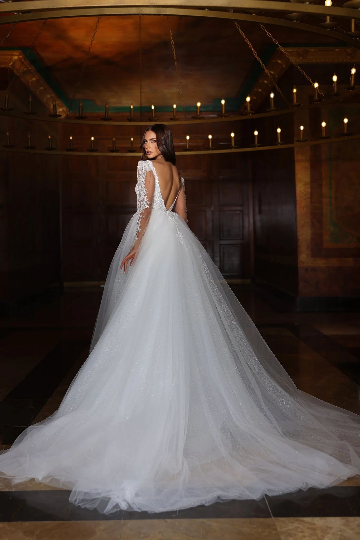 Convertible Luxurious V-Neck Wedding Dress with Lace Embellishments and Tulle Skirt Plus Size - Image 5
