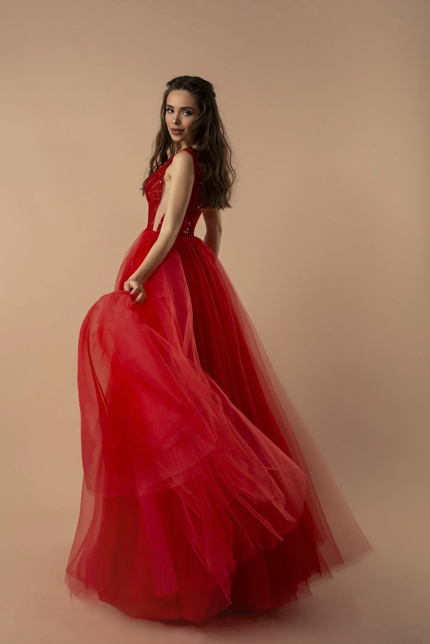 Radiant Red Tulle Evening Gown with Beaded Bodice and V-Neckline - Flowy Dresses for Wedding Plus Size - Image 3
