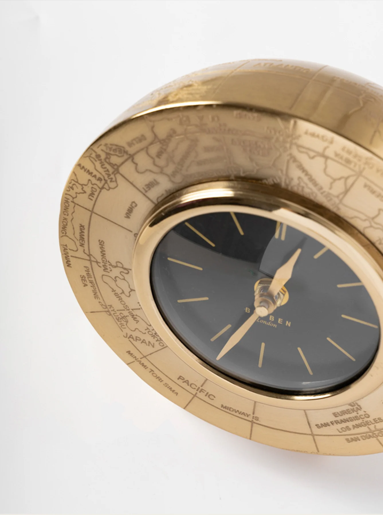 Vintage-Inspired Medieval India Handmade Brass Globe Mantel Clock with Engraved World Map Design - Image 3